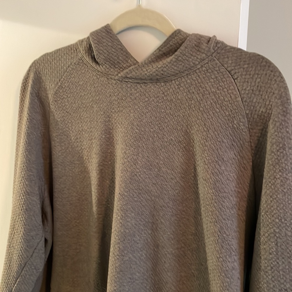 Men’s XL lululemon hoodie